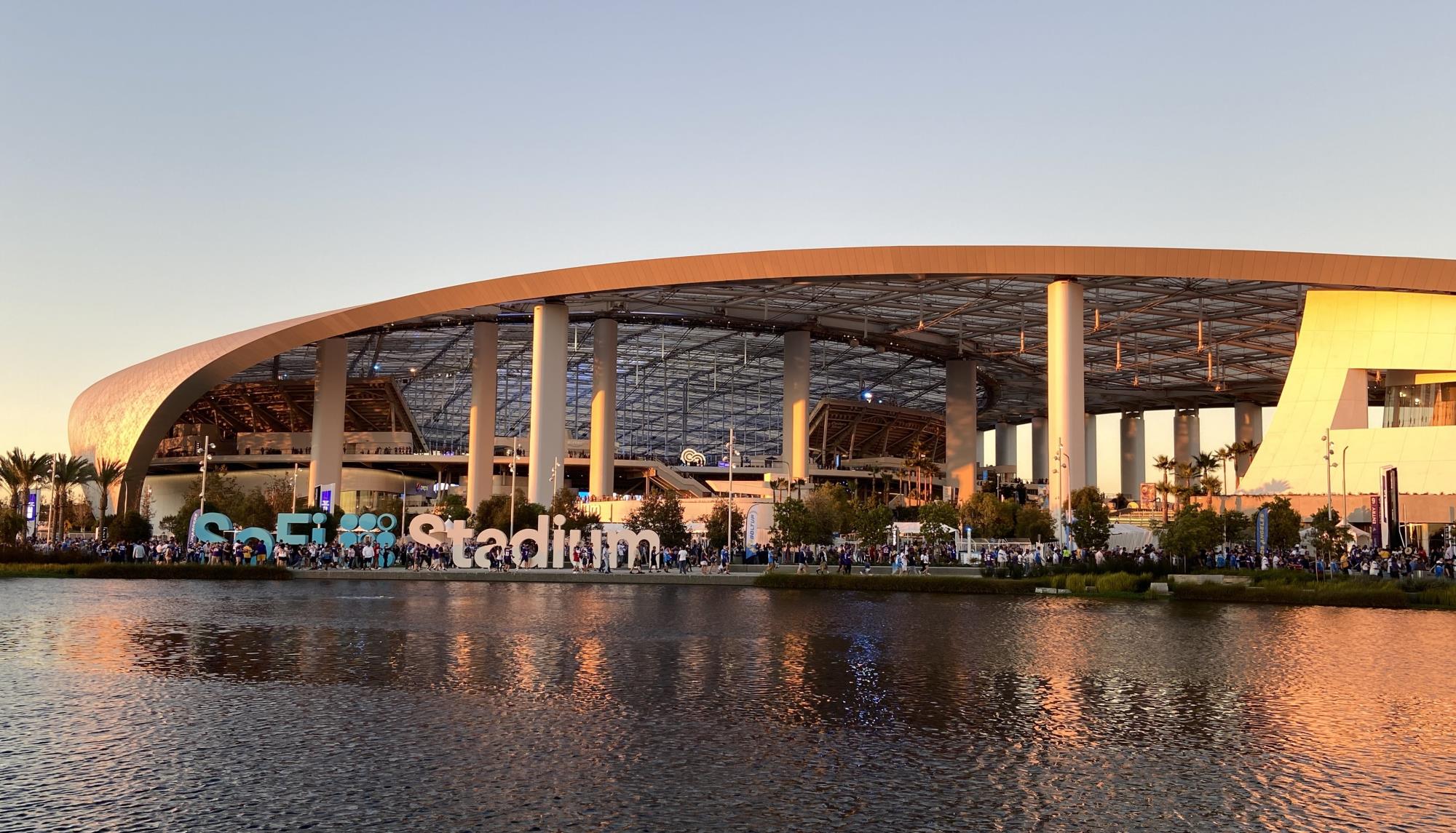sofi-stadium-the-garland